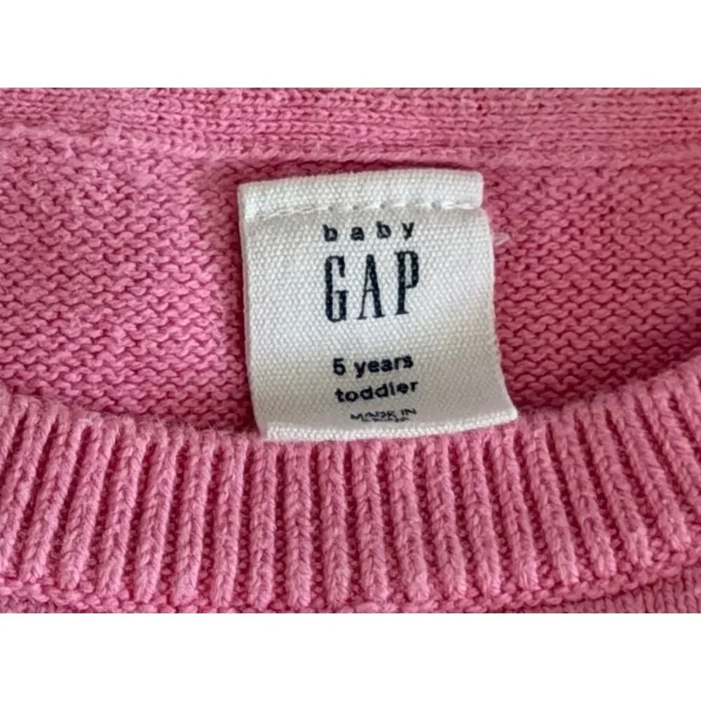 GAP- Pink and white heart crewneck sweater with ruffle shoulders - Size 5T